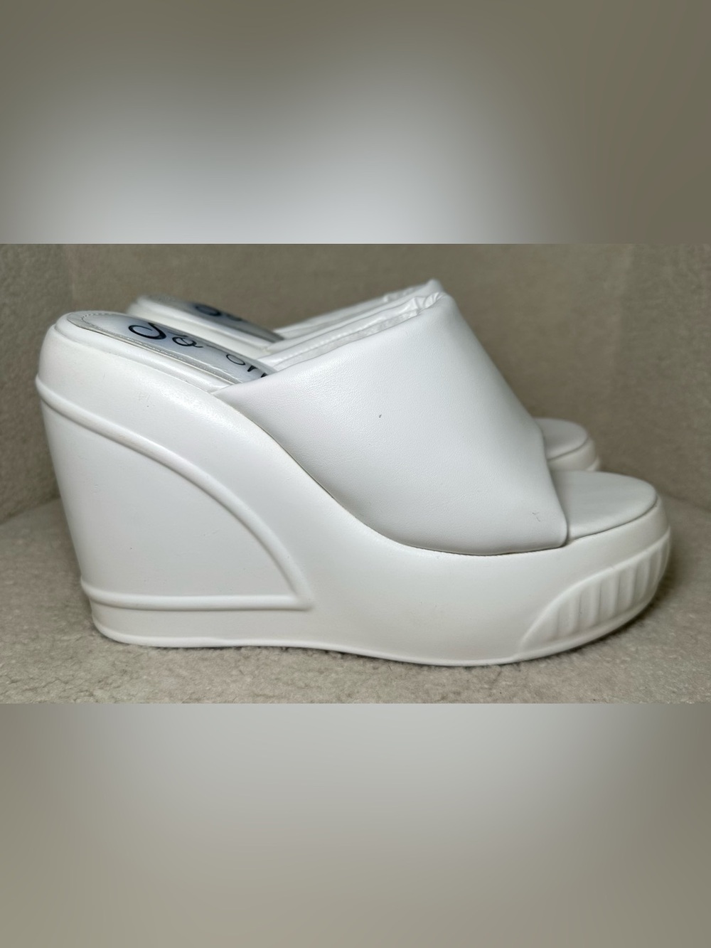 White Platform Wedge Chunky Minimalist Y2K 90s cyberpunk rave party festival 7.5